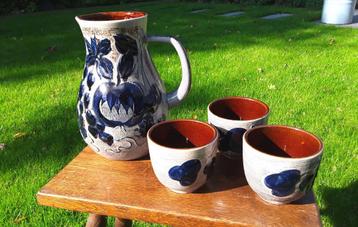 West Germany vaas/kan met 3 bekers, 20cm beschikbaar voor biedingen