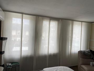 Paneel gordijnen beschikbaar voor biedingen