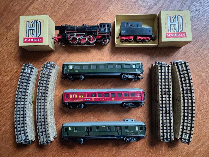 Märklin 3105 treinset (1957) m. tenderlok, 3 wagons en rails, Hobby en Vrije tijd, Modeltreinen | H0, Gebruikt, Treinset, Wisselstroom