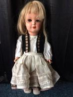 Oude K en W pop met flirtogen blauw König und Wernicke, Antiek en Kunst, Ophalen of Verzenden