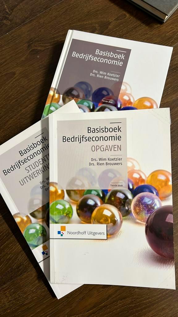 Wim Koetzier-Basisboek bedrijfseconomie,opgaven&uitwerkingen, Boeken, Economie, Management en Marketing, Zo goed als nieuw, Management