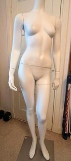 Paspop vrouw op ware grootte op vloerplaat., Hobby en Vrije tijd, Naaien en Fournituren, Ophalen, Gebruikt, Paspop