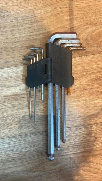 Degelijke complete set imbus sleutels maat 1.5 tm 10 beschikbaar voor biedingen