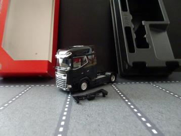 708 herpa 315791-003 daf xg+ 2-as trekker zwart 1:87 truck beschikbaar voor biedingen
