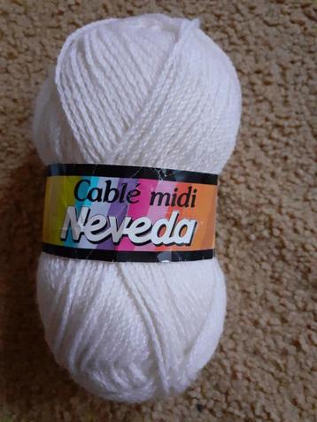 Breigaren wol / acryl Neveda Cablé Midi - écru beschikbaar voor biedingen