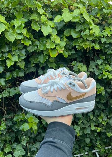 Nike Air Max 1  beschikbaar voor biedingen