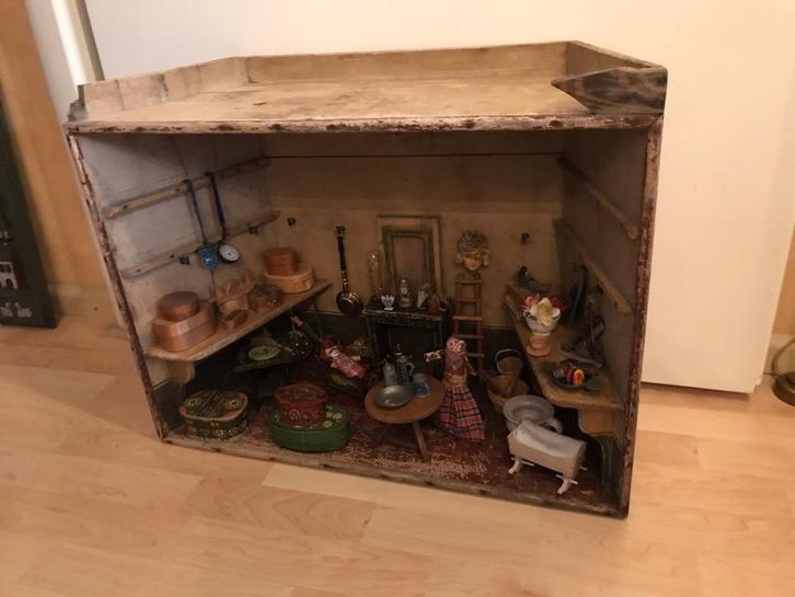 Groot Poppenhuis. Poppenkamer. Volkskunst. Antiek speelgoed., Antiek en Kunst, Curiosa en Brocante, Ophalen