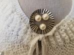 Vintage ronde broche met kunst parels