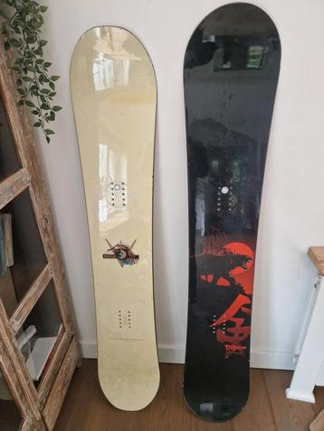 Snowboard te koop beschikbaar voor biedingen