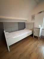Authentiek bed met nachtkastje en matras, Huis en Inrichting, Slaapkamer | Bedden, Ophalen, Gebruikt, 90 cm, Eenpersoons