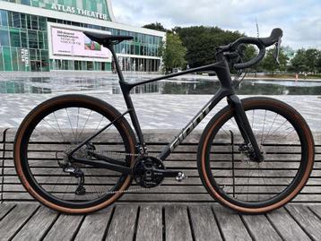 Revolt Advanced 0 Carbon  beschikbaar voor biedingen