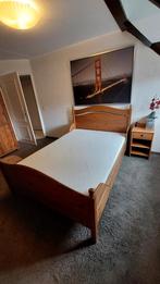 Bed en nachtkastje met NIEUWE beterbed matras + lattenbodems, Ophalen, Nieuw, Tweepersoons