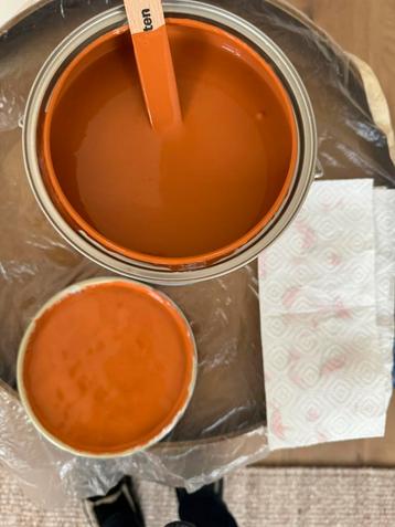 Muurverf plm 2 liter kleur roest beschikbaar voor biedingen