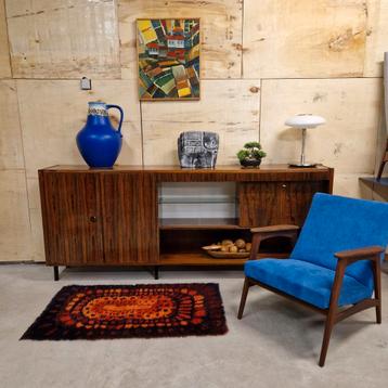 vintage fauteuil nieuw bekleed kobalt blauwe ribstof beschikbaar voor biedingen