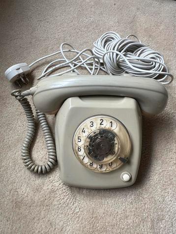 T64 PTT telefoon uit dec 1974 beschikbaar voor biedingen