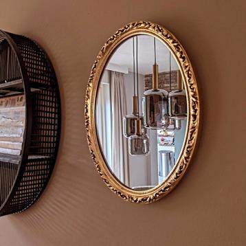 Gouden bewerke brocante spiegel, goud look. beschikbaar voor biedingen