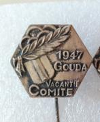 Speldje vacantie comite Gouda 1947, Ophalen of Verzenden, Zo goed als nieuw, Overige onderwerpen, Speldje of Pin