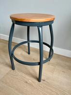 Hema krukje, houten zitting, stalen frame in antraciet/grijs, Ophalen, Gebruikt, Hout