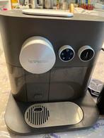 Nespresso Magimix, Gebruikt, Espresso apparaat, Ophalen of Verzenden, Koffiepads en cups