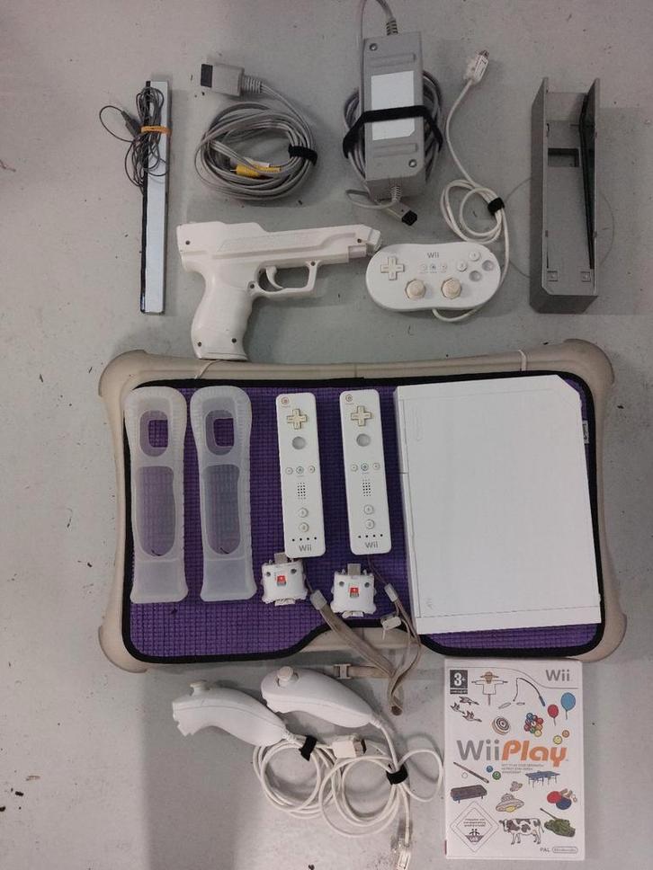 Nintendo Wii Compleet Pakket met Accessoires & Wii Play, Spelcomputers en Games, Games | Nintendo Wii, Gebruikt, Overige genres
