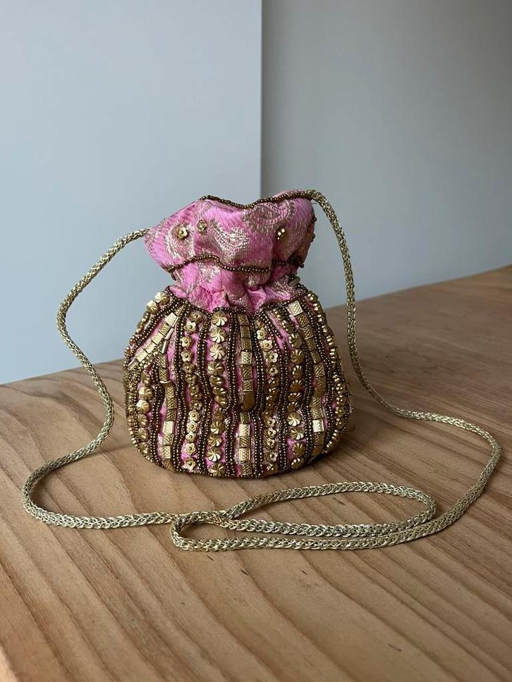 Schoudertasje / bucketbag anna nina, Sieraden, Tassen en Uiterlijk, Tassen | Schoudertassen, Zo goed als nieuw, Goud, Ophalen of Verzenden