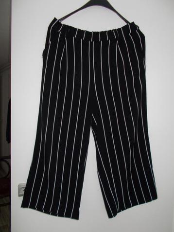 Mooie 7/8 Dames zomerbroek beschikbaar voor biedingen