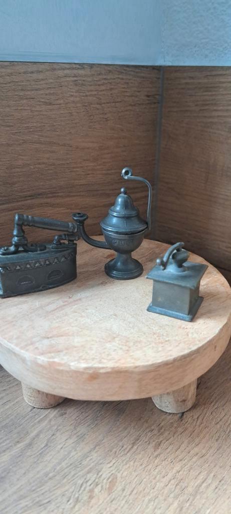 Miniatuur o.a  Strijkijzer voor Letterbak - 3 stuks, Antiek en Kunst, Curiosa en Brocante, Ophalen