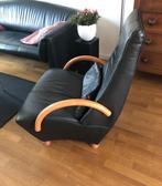 Leren fauteuil met houten armleuning, Huis en Inrichting, Fauteuils, Ophalen, Gebruikt, 75 tot 100 cm, 50 tot 75 cm