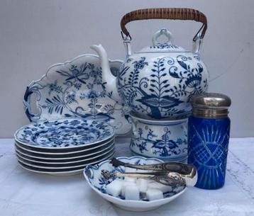 Boheems kristal grote suiker strooier met blauw overlay  beschikbaar voor biedingen