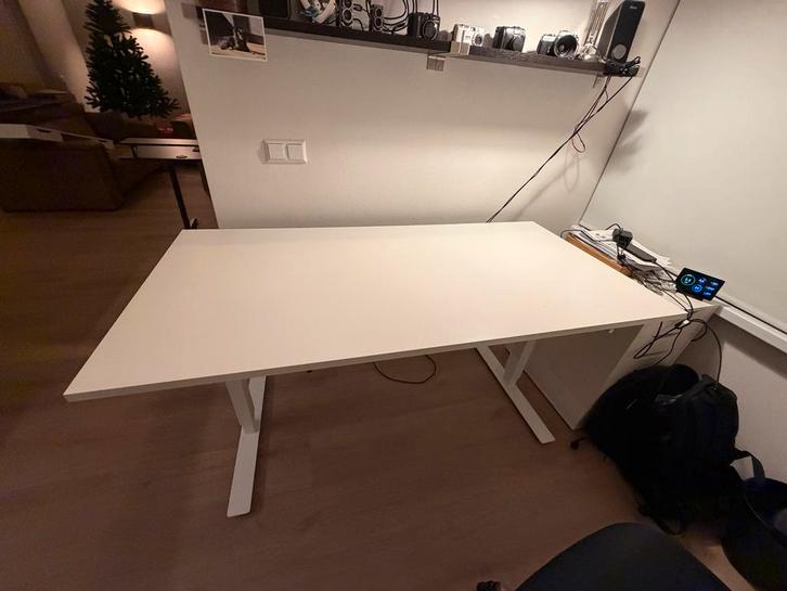 Ikea Trotten Bureau - In Hoogte Verstelbaar 160x80, Huis en Inrichting, Bureaus, Gebruikt, In hoogte verstelbaar, Ophalen