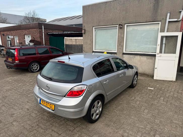 Opel Astra 1.6 16V 5D 2006 Grijs, Auto's, Opel, Particulier, Astra, Benzine, C, Hatchback, Handgeschakeld, Origineel Nederlands
