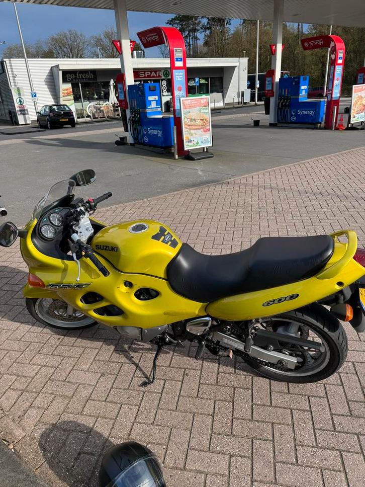 Suzuki GSXF600 - Sportieve Toermotor, Fietsen en Brommers, Overige Fietsen en Brommers, Gebruikt, Ophalen of Verzenden