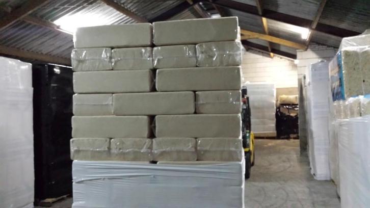 Tekoop 1e soort mooi wit, stofarm zaagsel baaltjes, 18 kg., Dieren en Toebehoren, Overige Dieren-accessoires, Nieuw, Ophalen of Verzenden