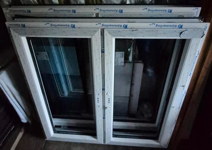 Splinternieuwe kunstof raamkozijnen! 2 stuks krömmerling, Doe-het-zelf en Verbouw, Kozijnen en Schuifpuien, Nieuw, Raamkozijn