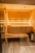 Boshuisje Seth met sauna en whirlpool, In bos, 2 slaapkamers, Landelijk, Friesland