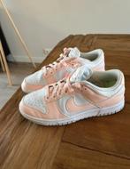 Nike dunk low licht roze wit maat 36,5, Kleding | Dames, Schoenen, Verzenden, Nike, Roze, Sneakers of Gympen