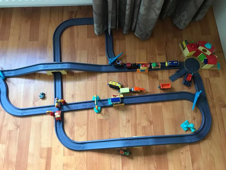Complete Chuggington terinbaan met treinen, Kinderen en Baby's, Speelgoed | Racebanen, Zo goed als nieuw, Handmatig, Overige merken