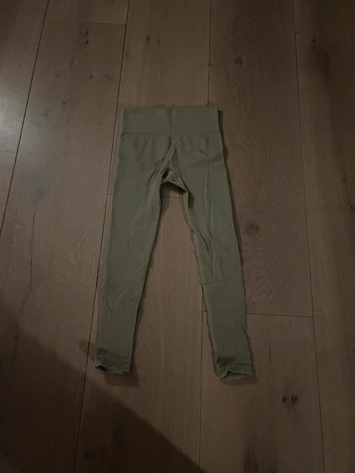 Sportlegging Maat S Nieuw!, Kleding | Dames, Sportkleding, Zo goed als nieuw, Fitness of Aerobics, Beige, Ophalen of Verzenden