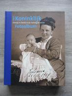 Het Koninklijk fotoalbum; Oranje in beeld in de twintigste, Ophalen of Verzenden, Gelezen