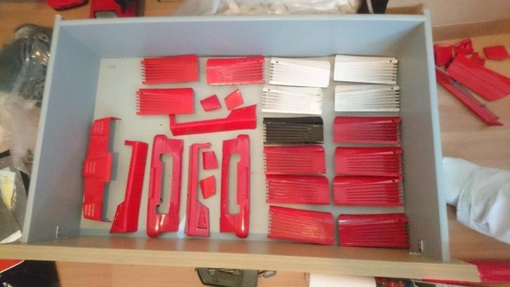 Pocher Testarossa 1/8 diverse reserveonderdelen Pocher 1/8 b, Hobby en Vrije tijd, Modelauto's | 1:5 tot 1:12, Zo goed als nieuw