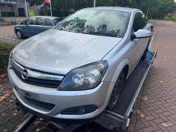 Opel Astra GTC 1.6 Sport 2005 veel onderdelen voorradig  beschikbaar voor biedingen