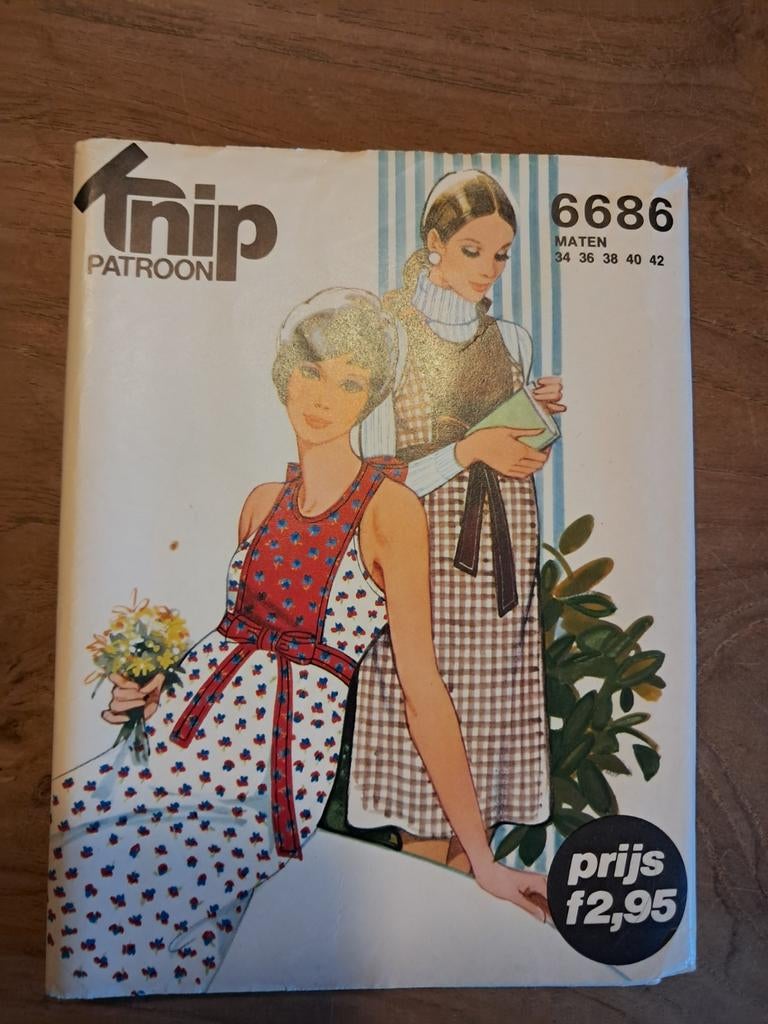Vintage Knip 6686 naaipatroon voor positiejurk, Hobby en Vrije tijd, Kledingpatronen, Ophalen of Verzenden, Vrouw, Knipmode