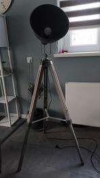 Industriële Driepoot Vloerlamp, Gebruikt, 100 tot 150 cm, Ophalen of Verzenden, Metaal