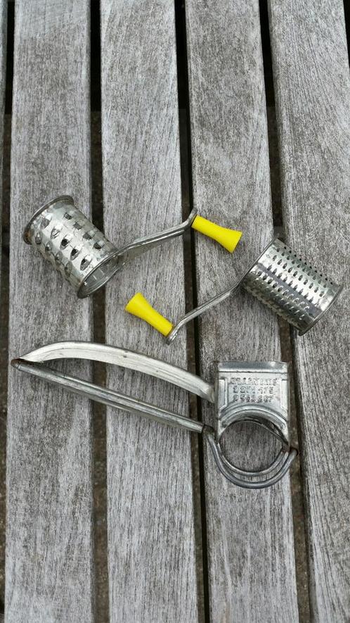 Mouli Grater vintage Franse kaasrasp 50-er jaren, Huis en Inrichting, Keuken | Keukenbenodigdheden, Gebruikt, Ophalen of Verzenden