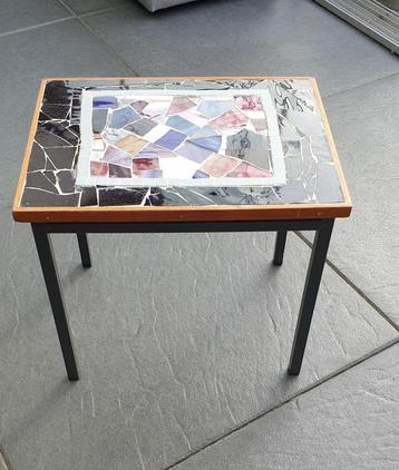 Vintage Tafeltje met Mozaïek beschikbaar voor biedingen