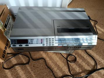 Philips VR2334 Video 2000 videorecorder met tapes en boekjes beschikbaar voor biedingen