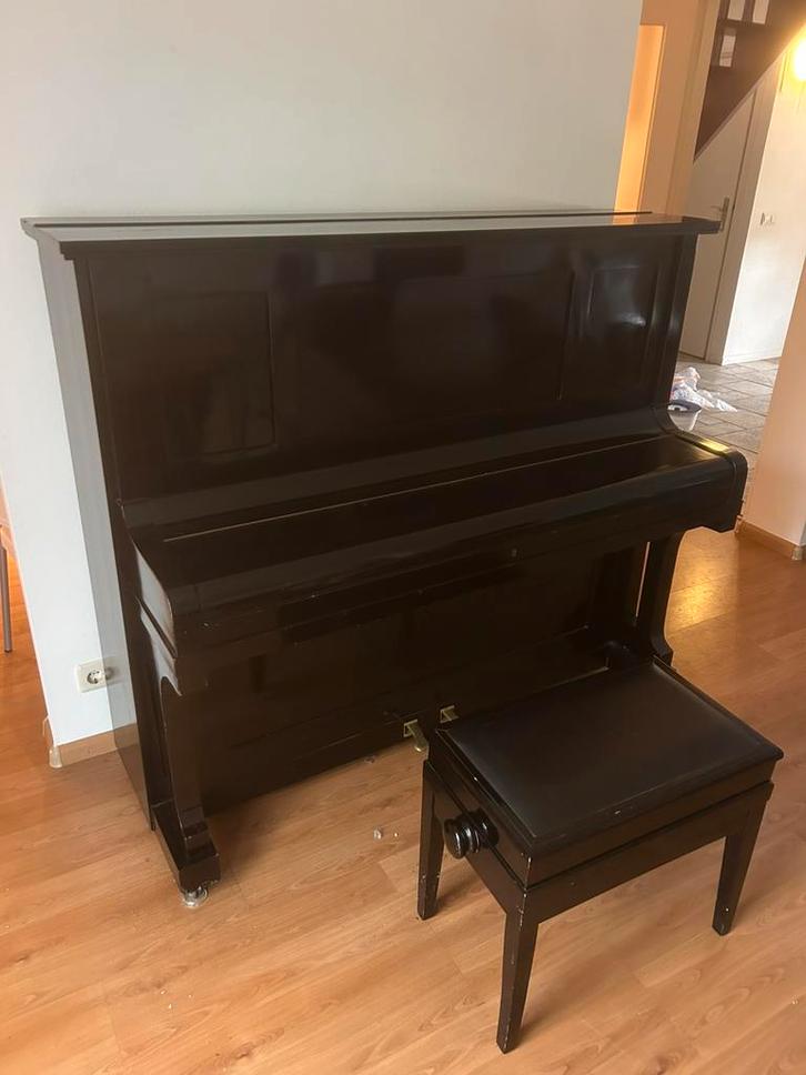 Piano hiliger, Muziek en Instrumenten, Piano's, Gebruikt, Piano, Zwart, Ophalen