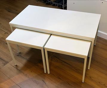 Witte Bijzettafel Set - 3 Tafeltjes totaal. Jaren ‘80 beschikbaar voor biedingen