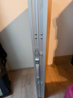 Outwell Campingtafel 90x90cm - Stevig en in Prima Staat, Caravans en Kamperen, Ophalen, Zo goed als nieuw, Campingtafel