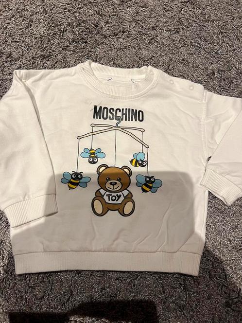 MOSCHINO sweater maat 74 origineel zgan, Kinderen en Baby's, Kinderkleding | Maat 104, Zo goed als nieuw, Jongen, Trui of Vest